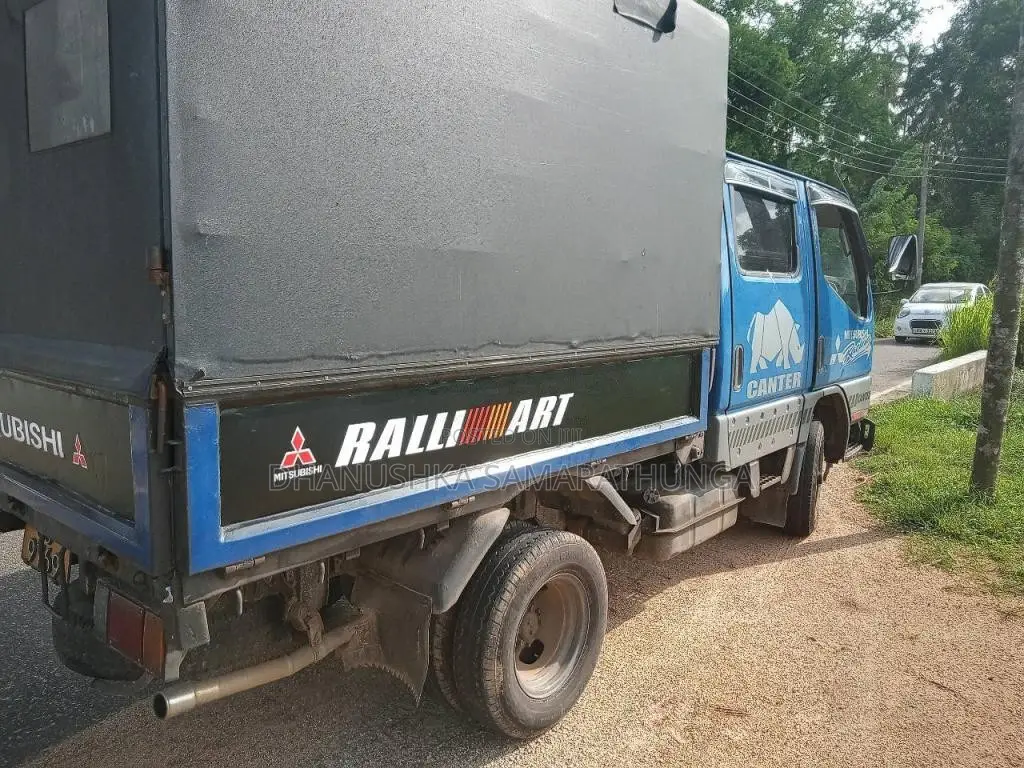 Mitsubishi CrewCab 1998 Crew Cab (Used)