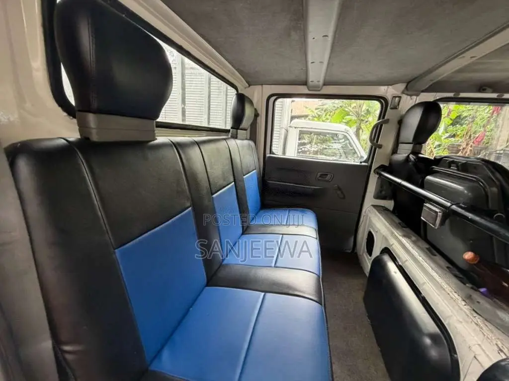 Mitsubishi Canter 2001 Crew Cab (Used)