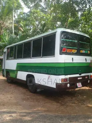 Isuzu Journey Q 1996 Bus (Used)