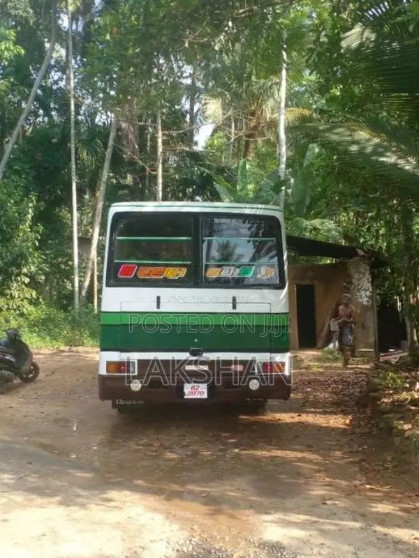 Isuzu Journey Q 1996 Bus (Used)