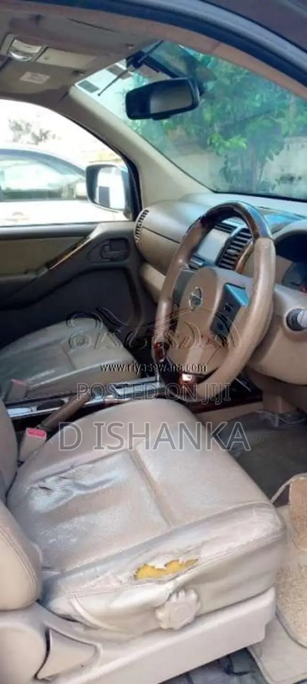 Nissan Navara 2010 Pickup (Used)