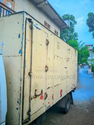 Isuzu ELF 2015 Lorry (Used)