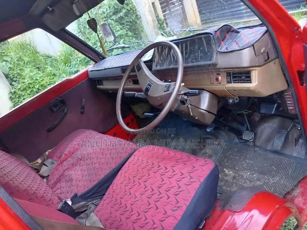 Mitsubishi Delica 1985 Lorry (Used)