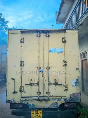 Isuzu ELF 2015 Lorry (Used)