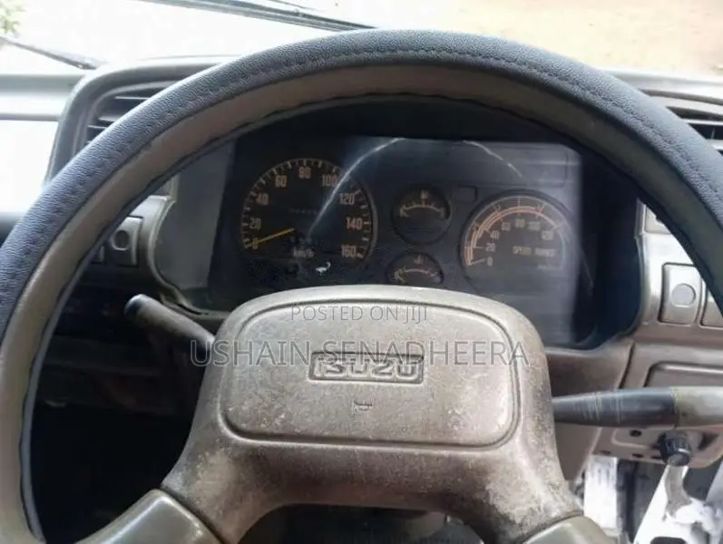 Isuzu ELF NKR 14.5 Full Body 1998 Lorry (Used)