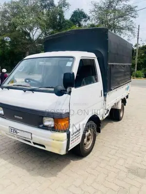 Nissan Mazda 2002 Lorry (Used)