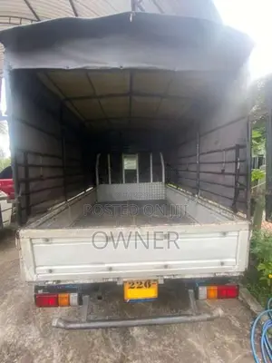 Nissan Mazda 2002 Lorry (Used)