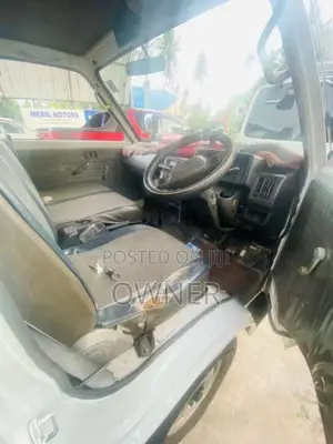 Nissan Mazda 2002 Lorry (Used)