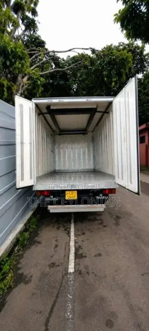 Isuzu ELF Freezer 2001 Lorry (Used)