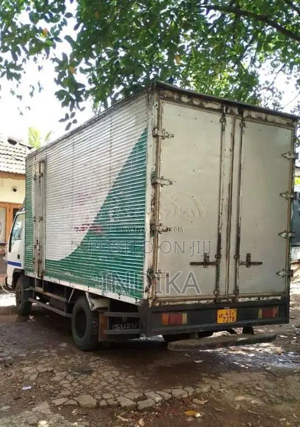 Isuzu ELF 1987 Lorry (Used)