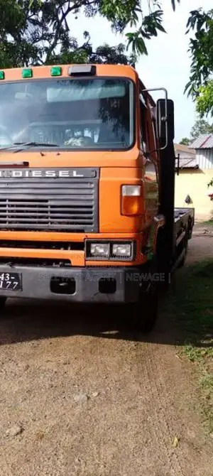 Nissan Ten Wheel 1993 Lorry (Used)