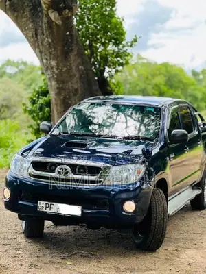 Toyota Hilux 2013 Pickup (Used)