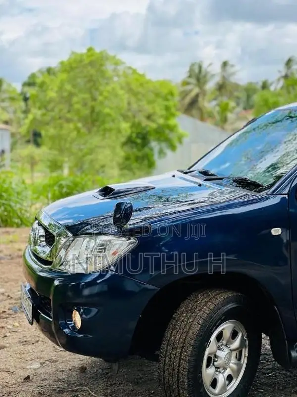 Toyota Hilux 2013 Pickup (Used)