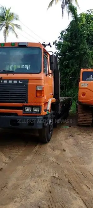 Nissan Ten Wheel 1993 Lorry (Used)