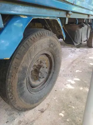 Isuzu Single Wheel 1984 Lorry (Used)
