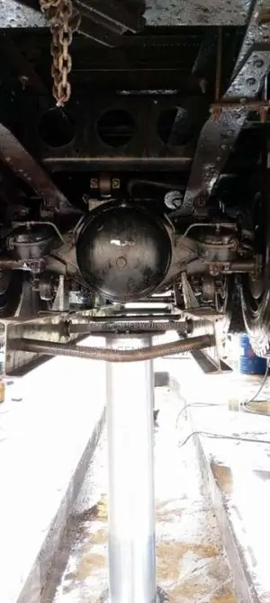 Nissan Ten Wheel 1993 Lorry (Used)
