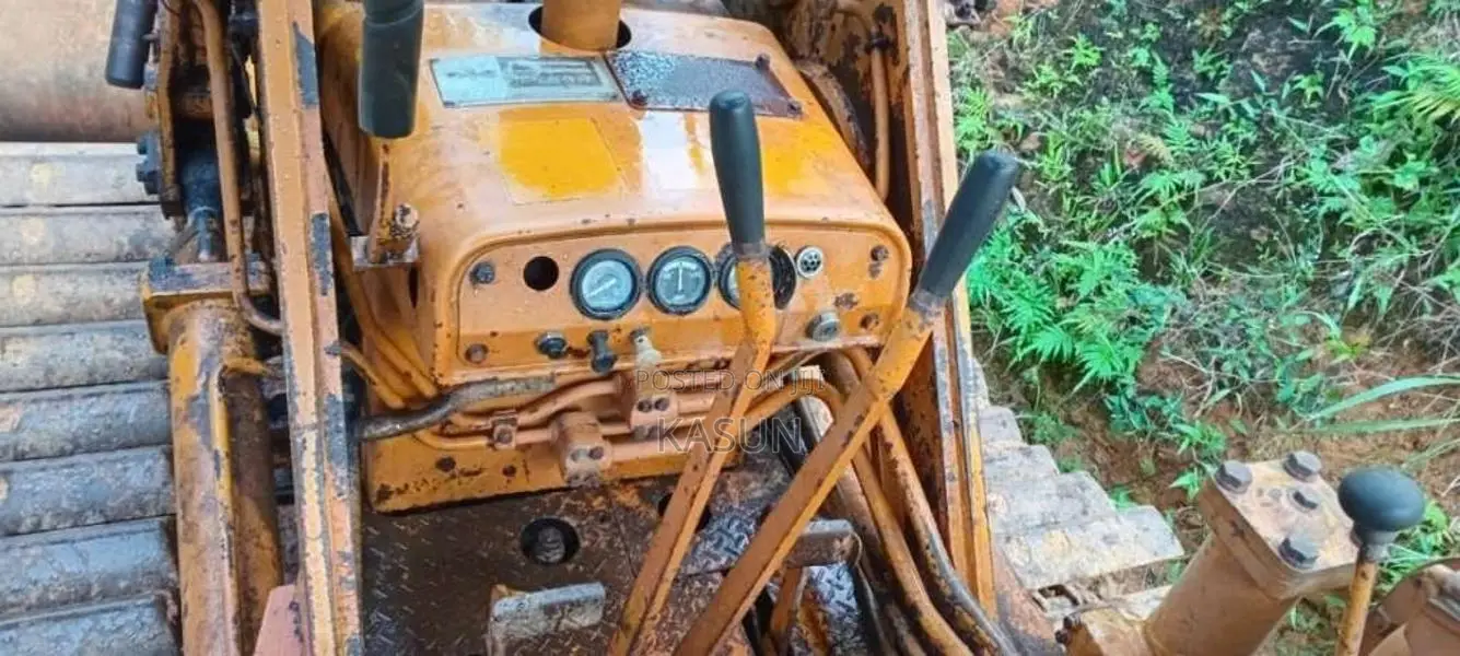 Komatsu D20Q Dozer 2007 Heavy-Duty (Used)