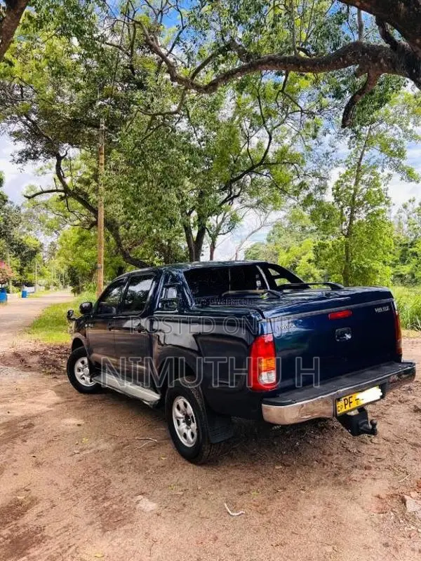 Toyota Hilux 2013 Pickup (Used)