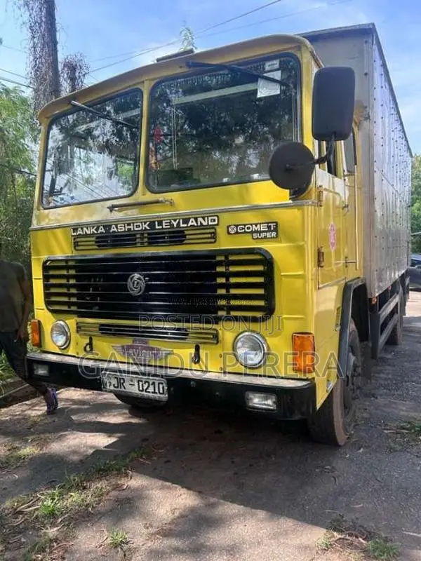 Ashok-Leyland Comet 2004 Lorry (Used)