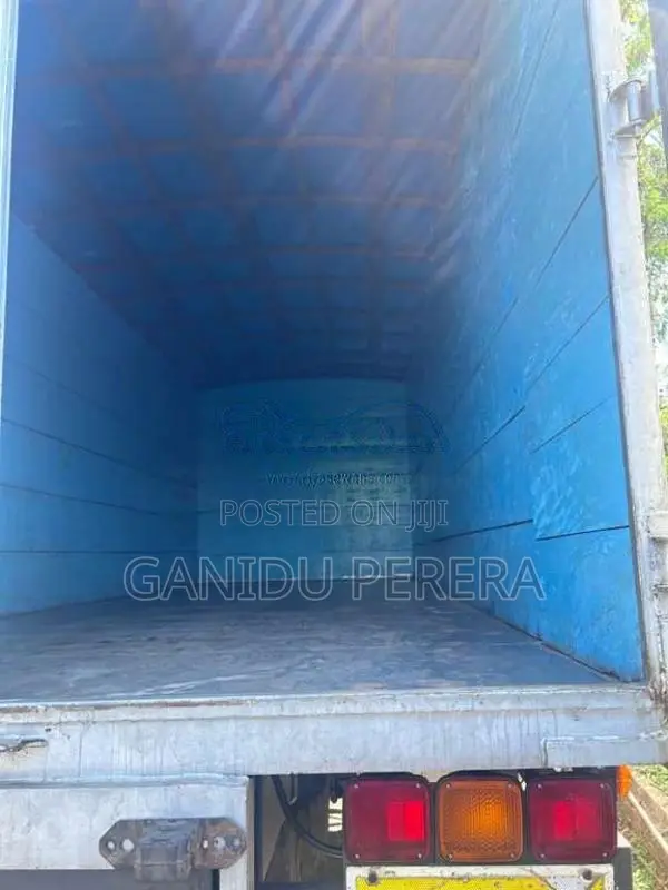 Ashok-Leyland Comet 2004 Lorry (Used)