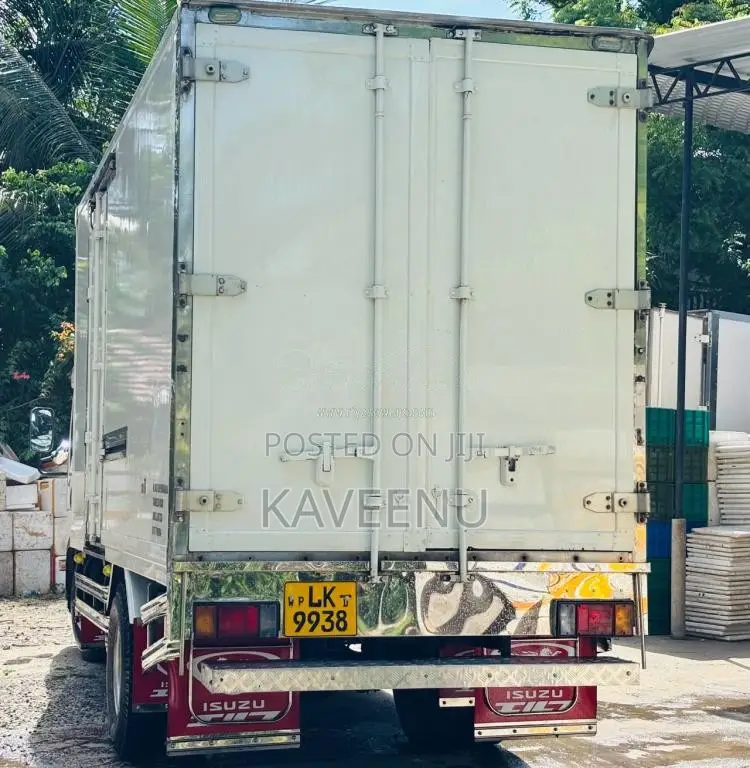 Isuzu ELF Freezer 2009 Lorry (Used)