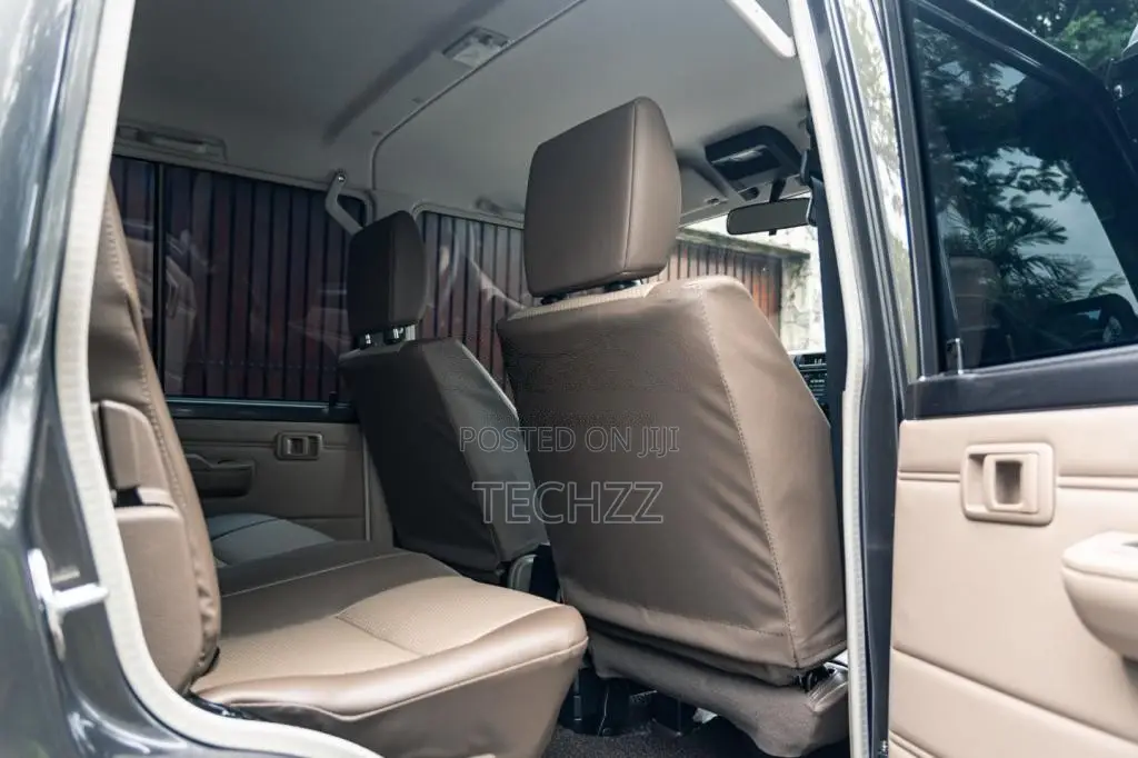 Toyota Land Cruiser LC79 2025 Pickup (Used)