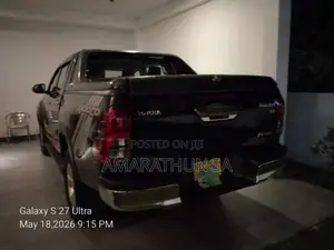 Toyota Hilux 2017 Pickup (Used)