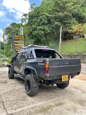 Nissan Double Cab 1998 Pickup (Used)