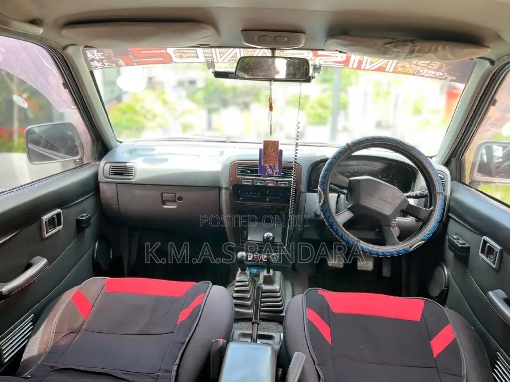 Nissan Double Cab 1998 Pickup (Used)