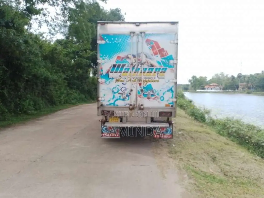 Isuzu NPR 2009 Lorry (Used)