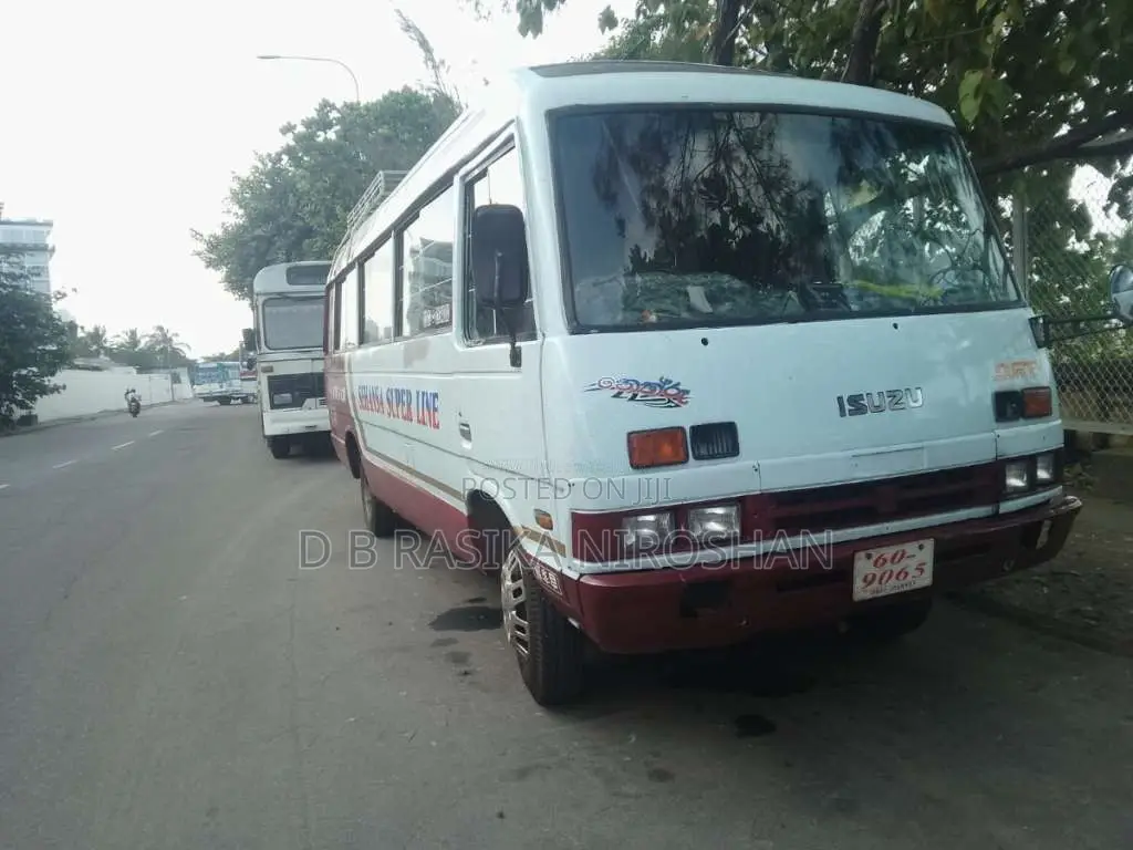 Isuzu Journey Q 1991 Bus (Used)