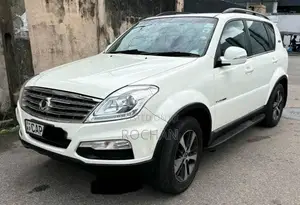 Micro REXTON W 2016 Pickup (Used)