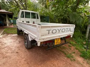 Toyota CM75 1999 Lorry (Used)