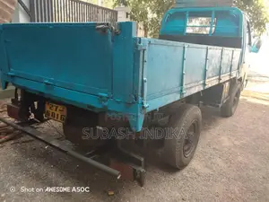 Isuzu ELF 1980 Lorry (Used)