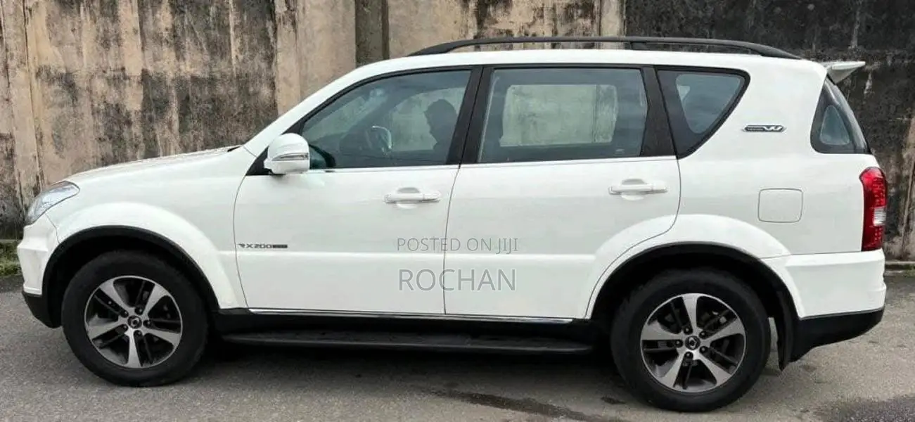 Micro REXTON W 2016 Pickup (Used)