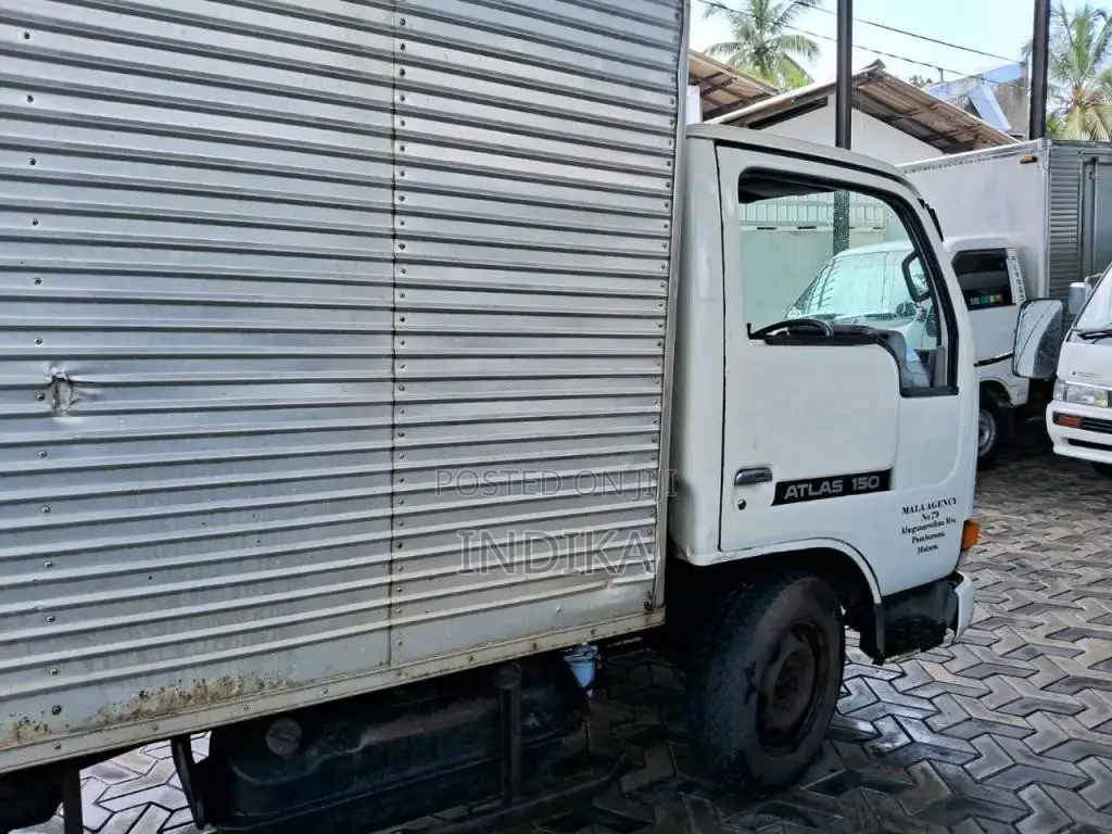 Nissan Nissan 1999 Lorry (Used)