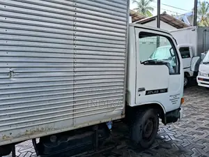 Nissan Nissan 1999 Lorry (Used)