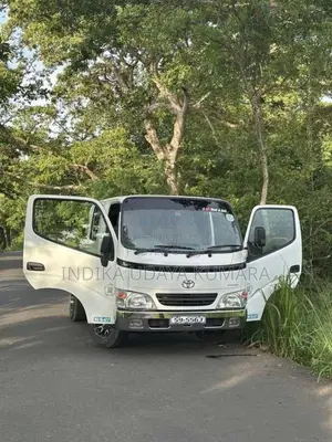 Toyota Dyna 1992 Crew Cab (Used)