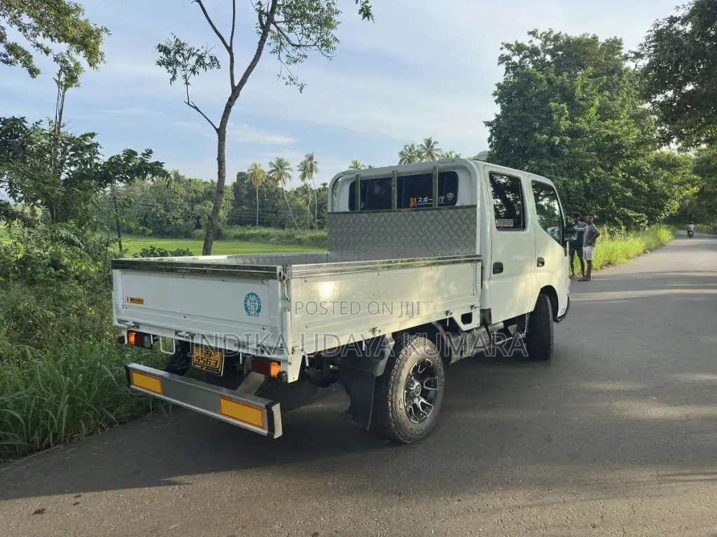 Toyota Dyna 1992 Crew Cab (Used)