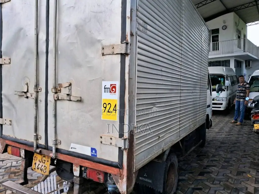 Nissan Nissan 1999 Lorry (Used)