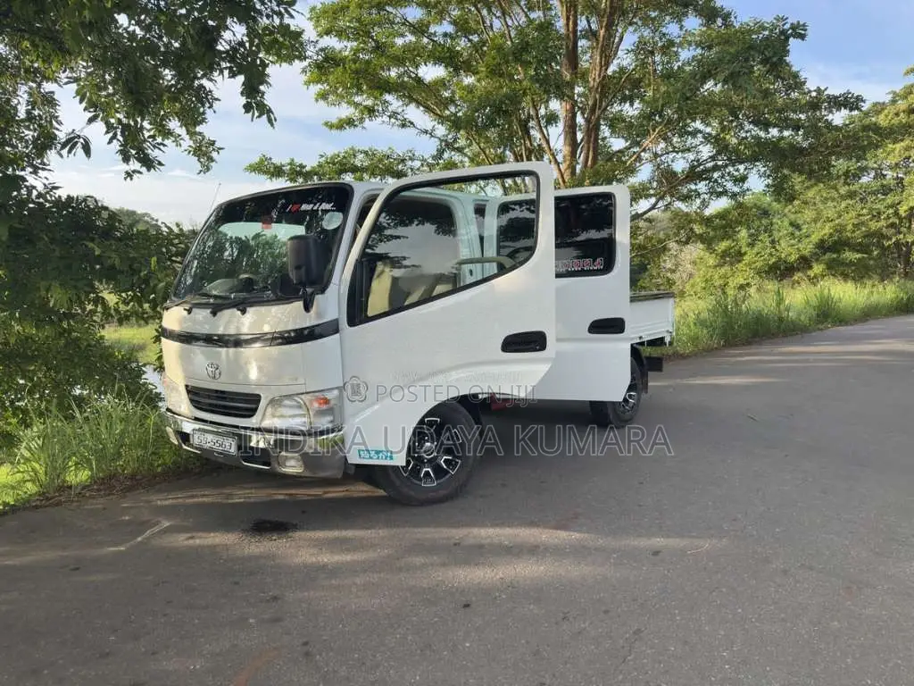 Toyota Dyna 1992 Crew Cab (Used)