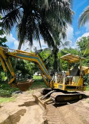 Mitsubishi M035 Excavator 2015 Heavy-Duty (Used)