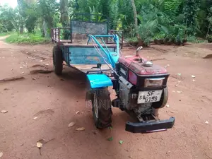 Kubota Kubota 2005 Tractor (Used)