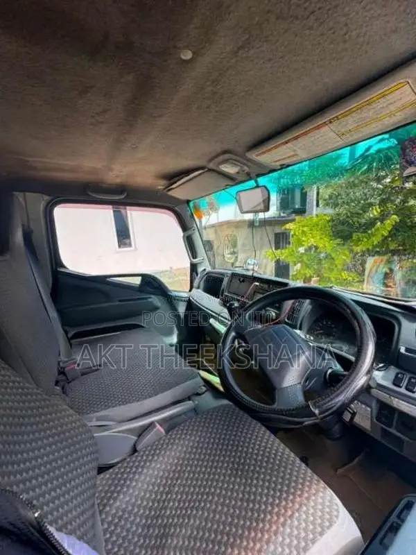 Mitsubishi Canter 2016 Lorry (Used)