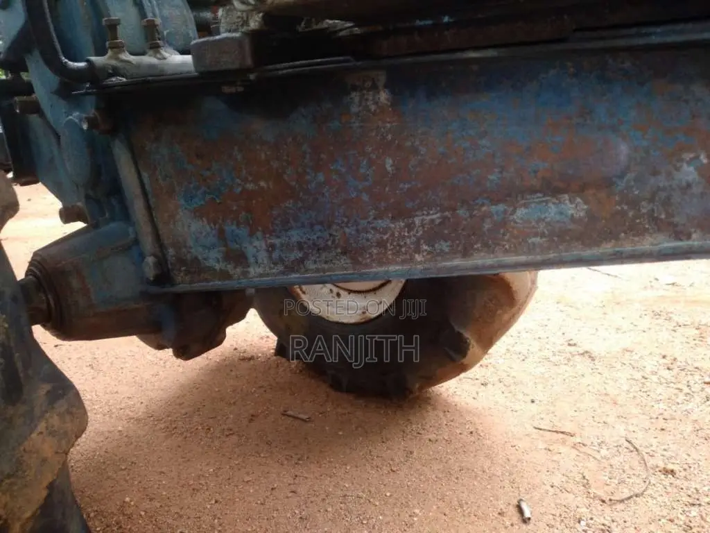 Kubota Kubota 2005 Tractor (Used)