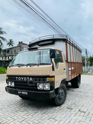 Toyota Dyna 300 1987 Lorry (Used)
