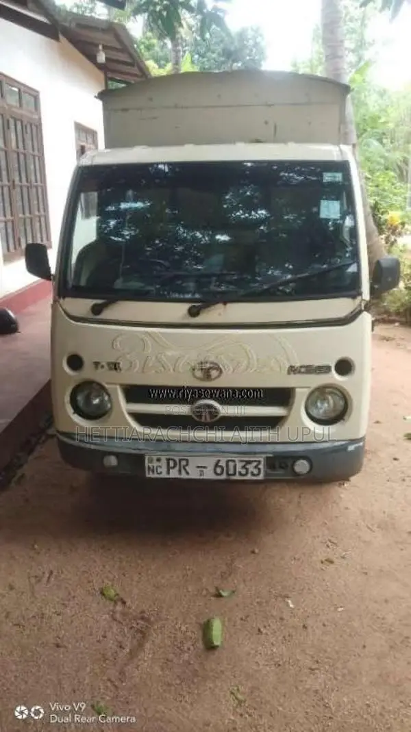 Tata Dimo Batta 2011 Lorry (Used)