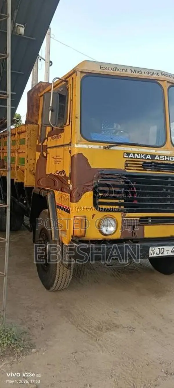 Ashok-Leyland Comet 2004 Lorry (Used)
