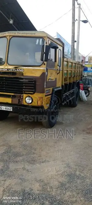 Ashok-Leyland Comet 2004 Lorry (Used)