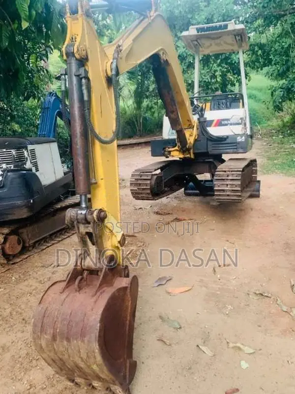 Yanmar Excavator 2014 Heavy-Duty (Used)